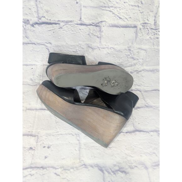 Coclico black modern platform wedge on wood heel sz 38/7-7.5 $350 - Picture 6 of 9